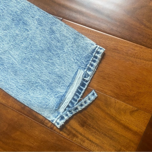 Vervet Womens Jeans Size 28 Blue Light Wash Denim Mom Distressed Pants Bottoms - Picture 7 of 7